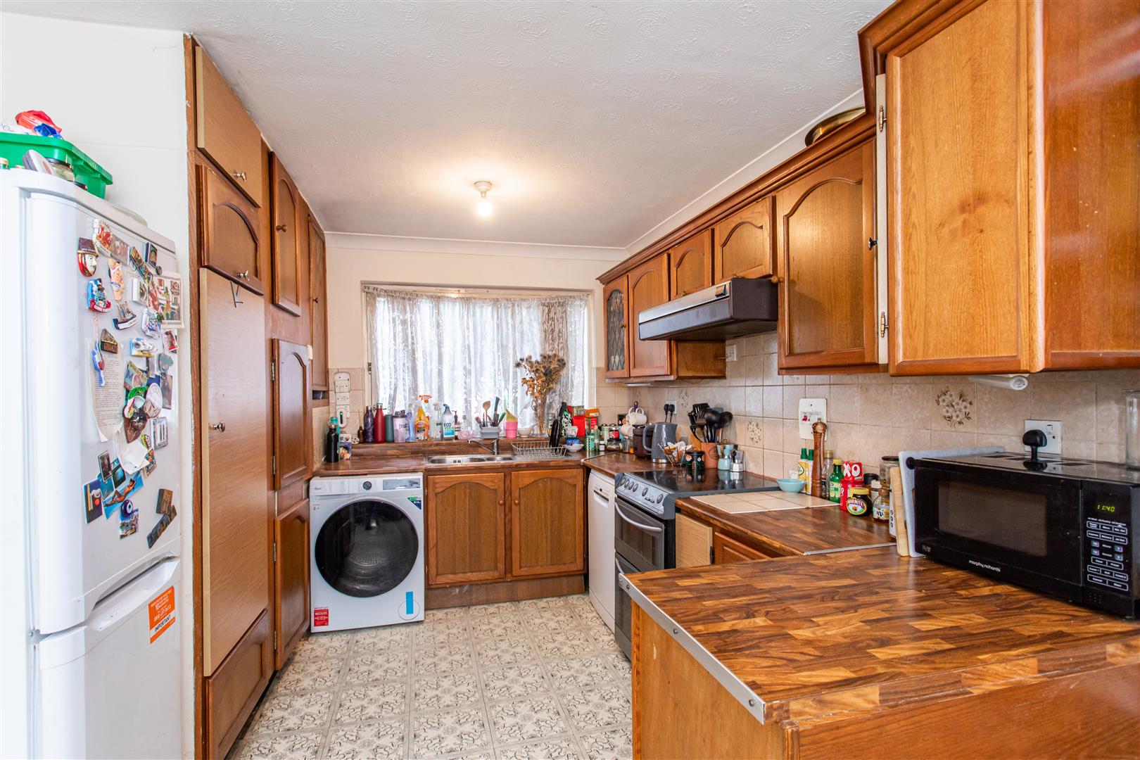 3 bed property in White Horse Lane, Stepney Green
